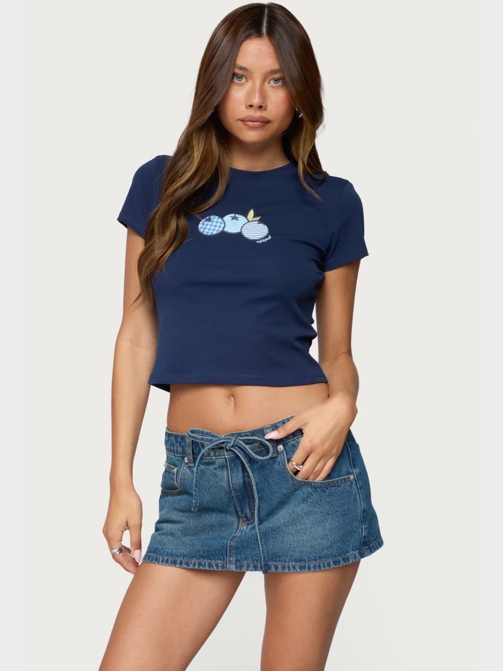 NWT Edikted Bluberry Patch T Shirt ~ size M ~ navy